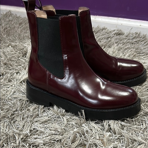J. Crew Women's Burgundy Chelsea Boots - Picture 1 of 1